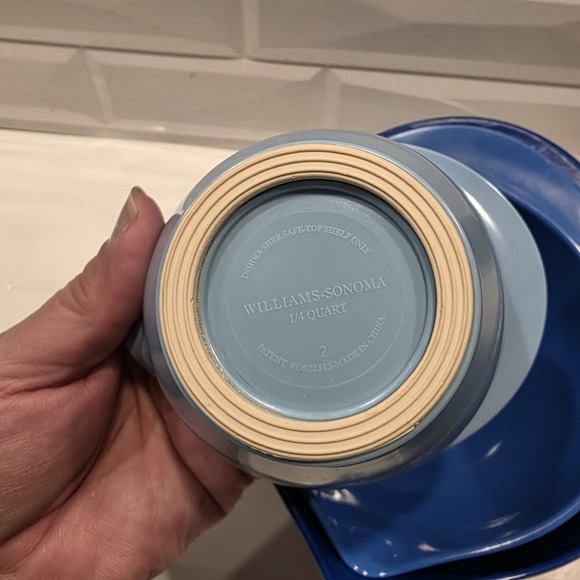 Williams Sonoma 3-pc Set of Melamine Blue Mixing Bowls & Yellow Measuringspoons - Picture 7 of 10